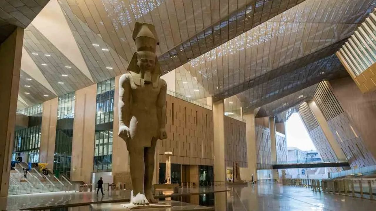 إجازة رسمية بمناسبة افتتاح المتحف المصري الكبير.. تفاصيل وموعد الإجازة 1 إجازة رسمية بمناسبة افتتاح المتحف المصري الكبير