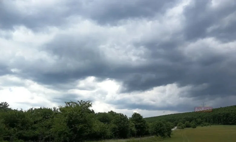 الأرصاد تحذر المصريين: لا تنخدعوا بحرارة النهار.. والجو "بيقلب" ليلاً 1 الأرصاد تحذر المصريين: لا تنخدعوا بحرارة النهار