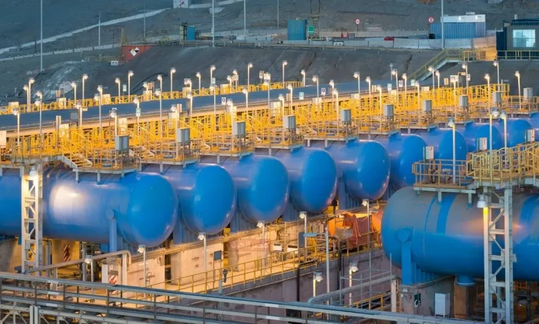 وزير الإسكان يبحث شراكة مع شركة صينية لتحلية مياه البحر